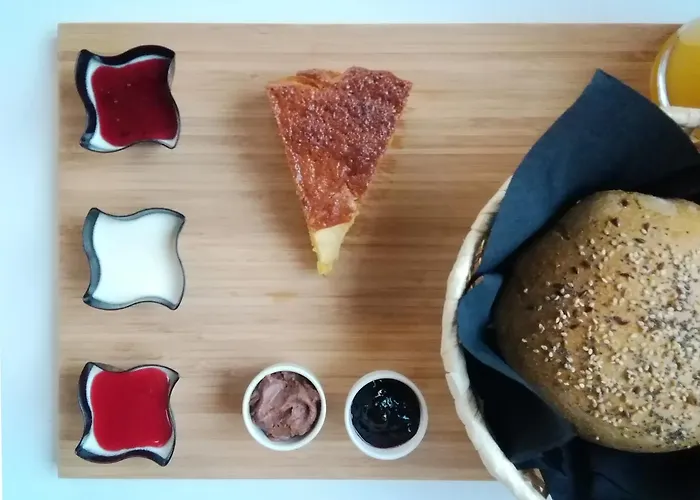 לינה וארוחת בוקר Eve 4*