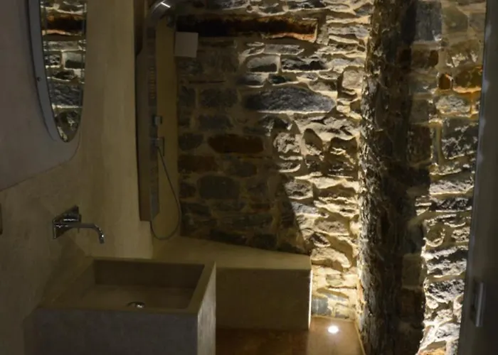 לינה וארוחת בוקר Eve